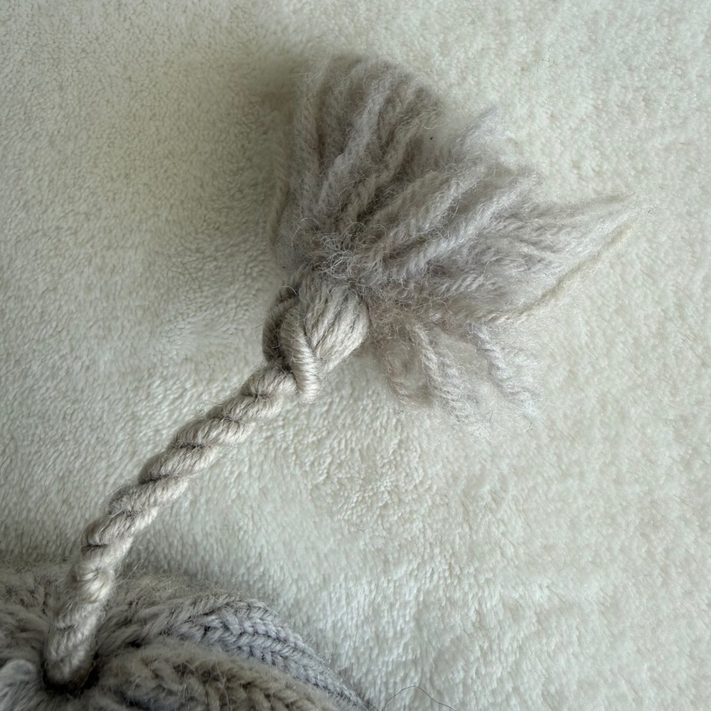 Turtle Fur‎ Beanie Hat with Tassle Gray Black Wool Yarn Fleece Lining Gorpe - Picture 3 of 10